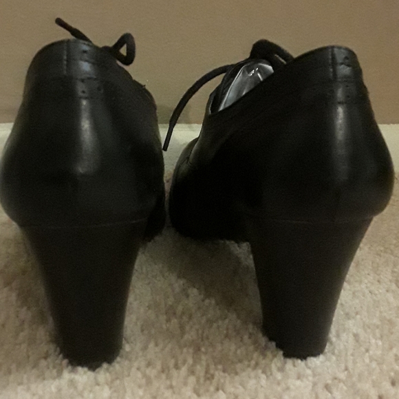 Etienne Aigner Black Leather, EUC, Sz 9.5 - Picture 4 of 8